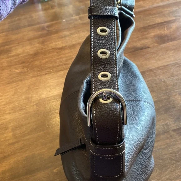 Coach Leather Bag with Adjustable Strap - Picture 5 of 13